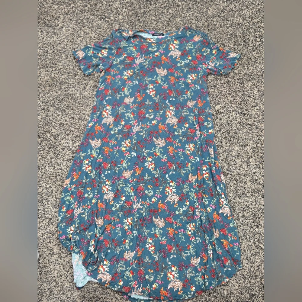 Dress - Picture 1 of 1